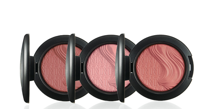 Luce radiante el d&iacute;a de los enamorados, utilizando un blush con un tono muy rom&aacute;ntico. Nosotros preferimos la l&iacute;nea Magnetic Nude Extra Dimension Blush de M&bull;A&bull;C www.maccosmetics.com.mx