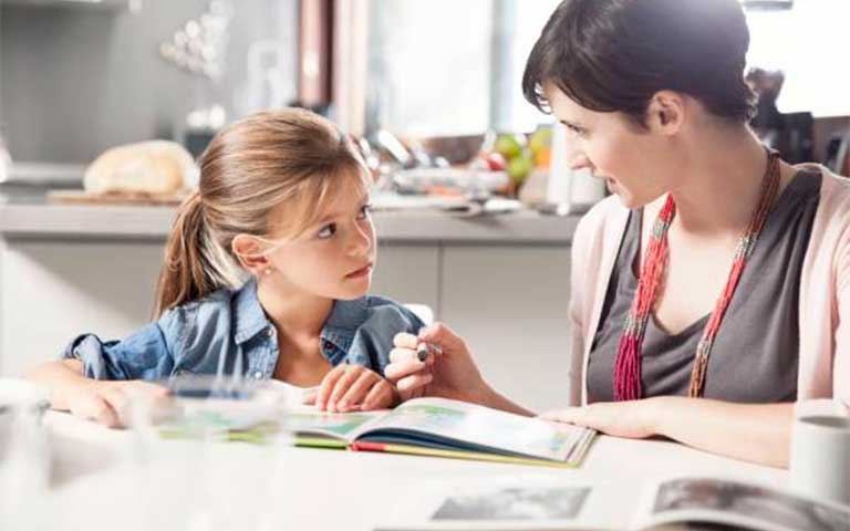 Consejos que ayudarán a los padres en el regreso a clases virtuales