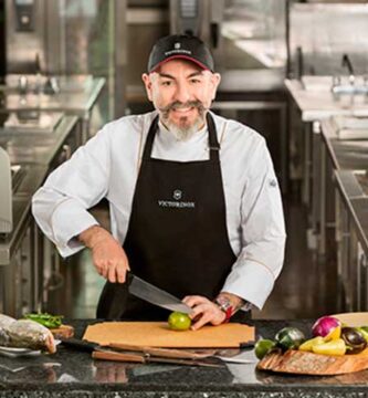 Victorinox y chefs mexicanos se unen por unas enchiladas con causa