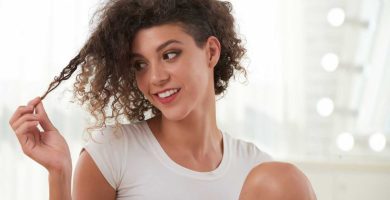 Cómo definir rizos con pocos productos y una rutina sencilla